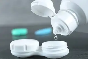 Líquidos de limpeza para lentes de contacto