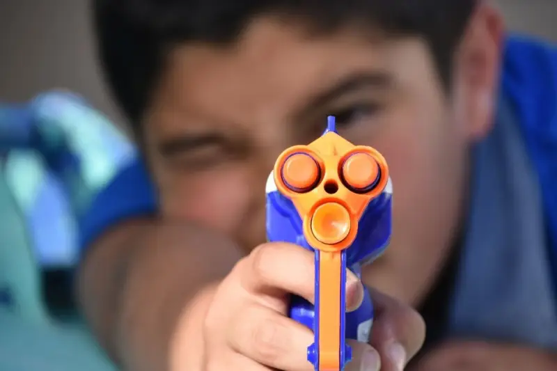 Por que as armas Nerf são perigosas para os olhos? Por que as armas Nerf são perigosas para os olhos?